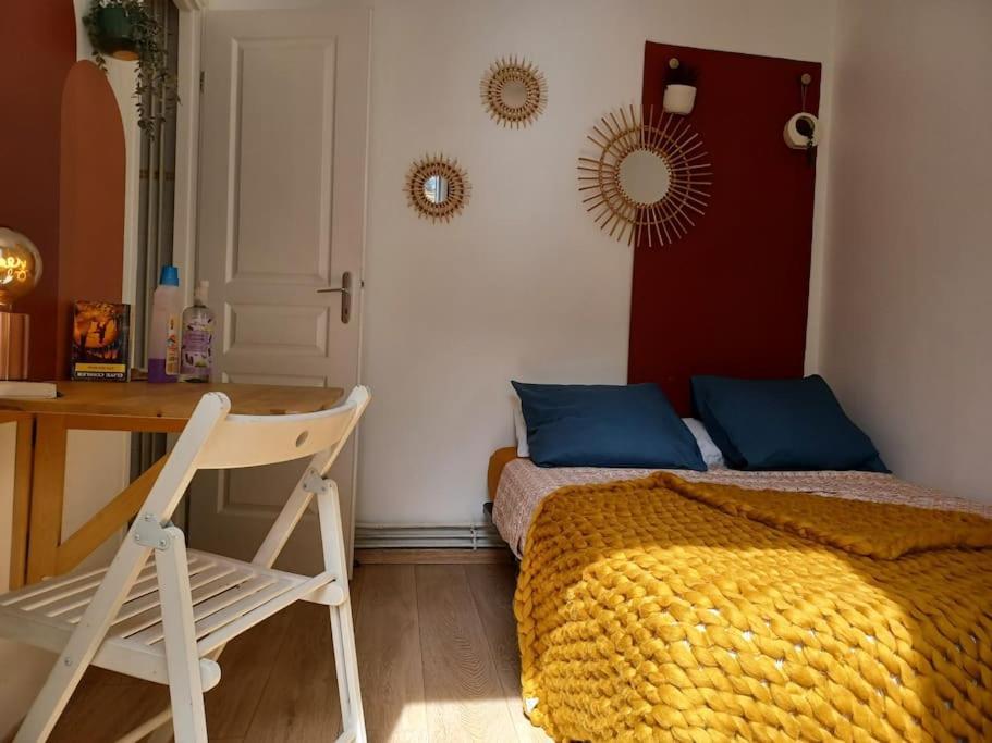 Tiny81 Cozy City Break Appartment Клиши Экстерьер фото