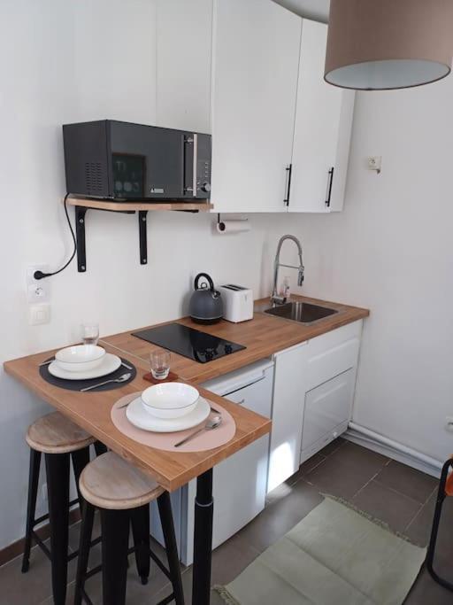 Tiny81 Cozy City Break Appartment Клиши Экстерьер фото